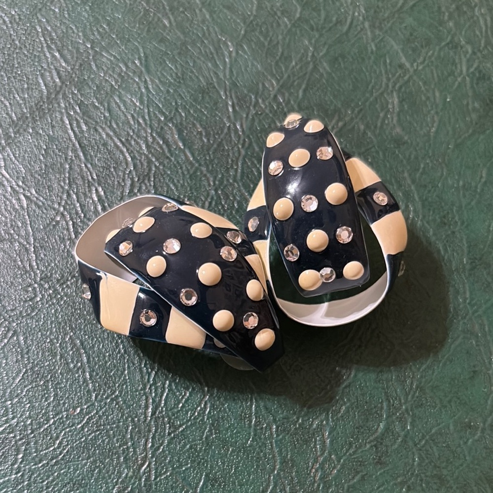 90s - Navy and Cream Polka Dot Earrings
